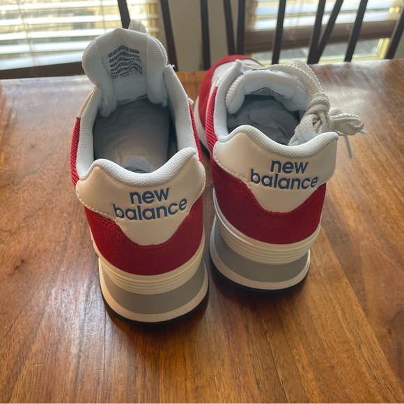New Balance 574 Red, white, and blue sneakers. Never worn! Women’s 8.5 / Men’s 7 - Picture 2 of 9